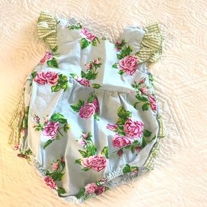 12M Bubble seersucker ruffle sleeves and bottom